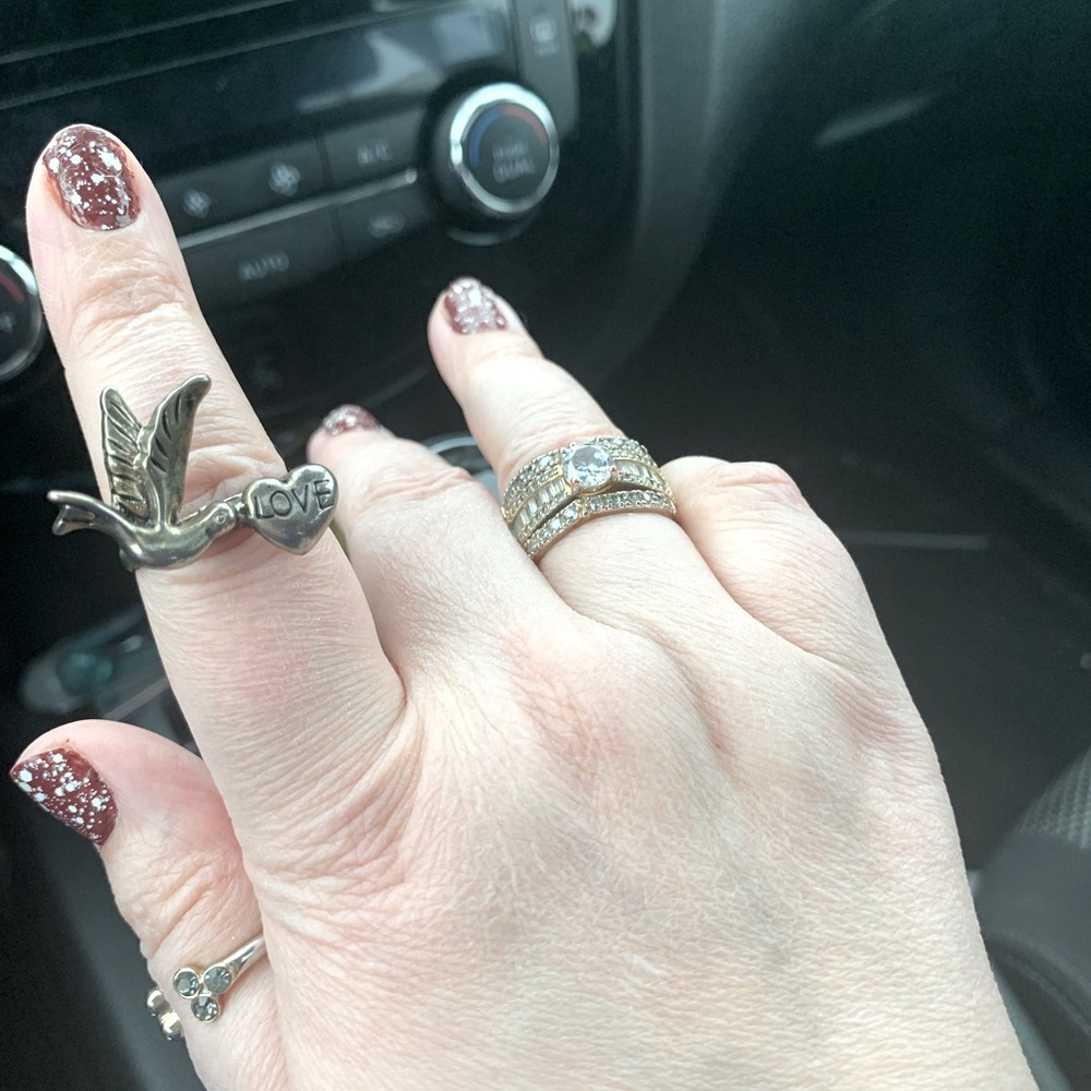 Love and dove adjustable ring